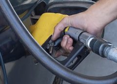 Ajuste en el precio de los combustibles: Poder Ejecutivo espera informe de Ursea y definirá la próxima semana