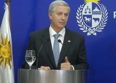 "Nos une la defensa de la democracia, nos une el bienestar de nuestros compatriotas", dijo Kast en Uruguay